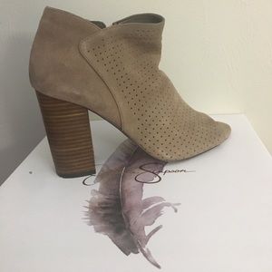 Jessica Simpson  taupe “Kymber” booties - size 7.5